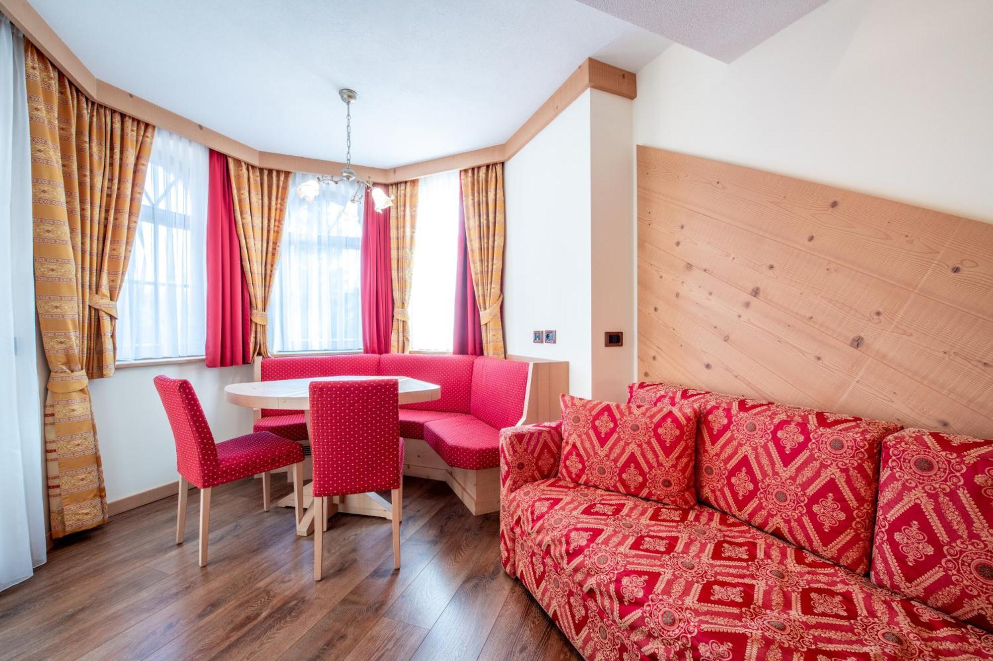 Rene Dolomites Boutique Hotel Pozza di Fassa Pokój zdjęcie